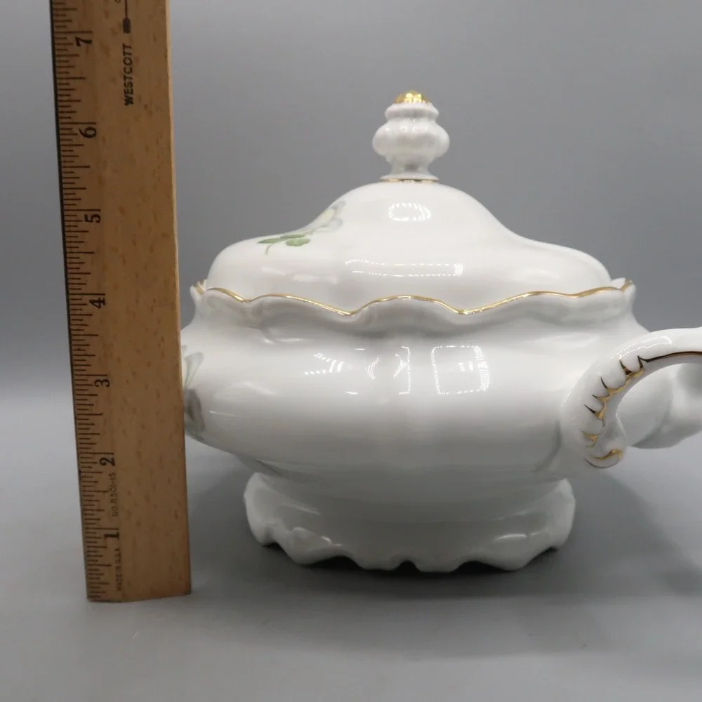 Johann Haviland Bavaria Germany White Rose Serving Vegetable Lidded Bowl